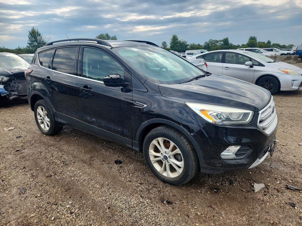 2017 Ford Escape მანქანა იყიდება აუქციონზე, vin: 1FMCU0GD2HUC22596, აუქციონის ნომერი: 66811926