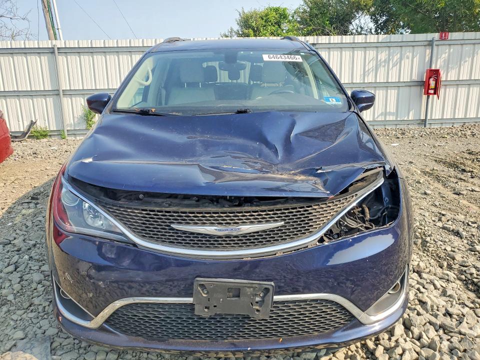64643466 :رقم المزاد ، 2C4RC1EGXHR669632 vin ، 2017 Chrysler Pacifica مزاد بيع