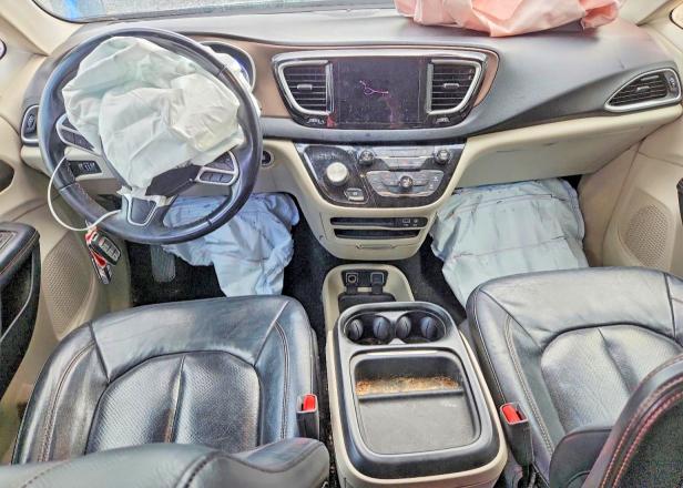 65012776 :رقم المزاد ، 2C4RC1BG8JR321077 vin ، 2018 Chrysler Pacifica مزاد بيع
