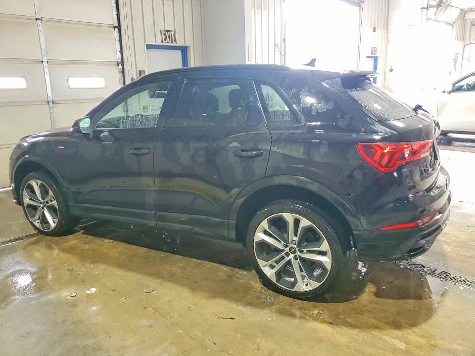 65530916 :رقم المزاد ، WA1EECF38M1128426 vin ، 2021 Audi Q3 مزاد بيع