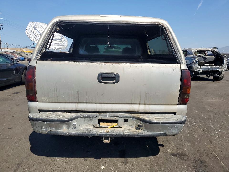 Продаж на аукціоні авто 2000 Chevrolet Silverado, vin: 1GCEC19VXYZ352995, номер лоту: 63743996