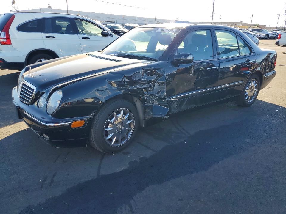 2000 Mercedes-benz E მანქანა იყიდება აუქციონზე, vin: WDBJF65JXYB013473, აუქციონის ნომერი: 65321716