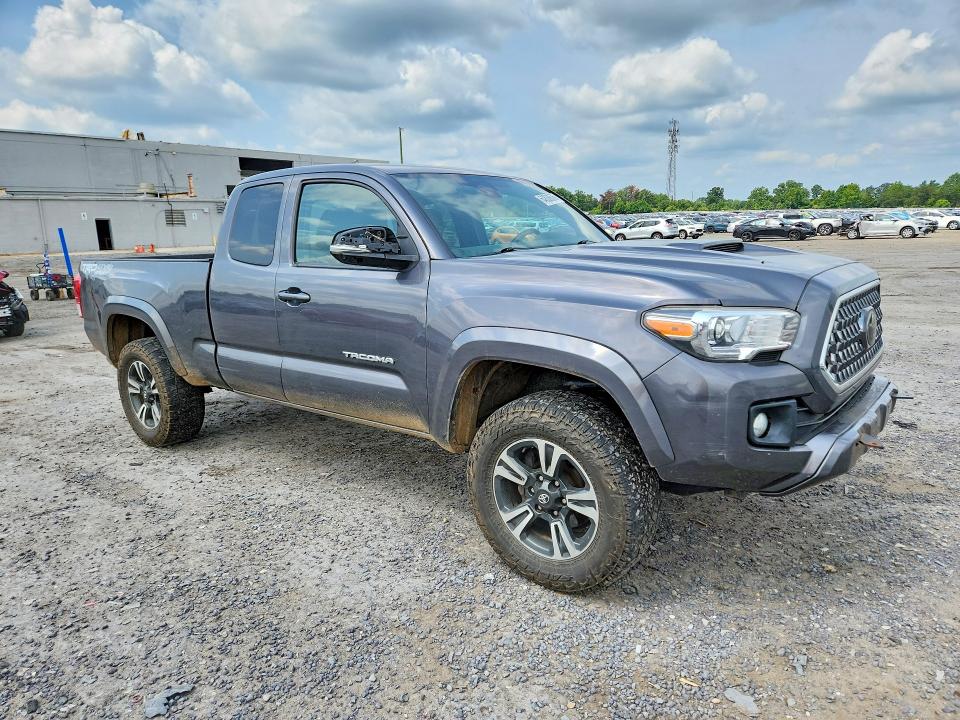 Продажа на аукционе авто 2018 Toyota Tacoma, vin: 5TFSZ5AN5JX133335, номер лота: 64838676