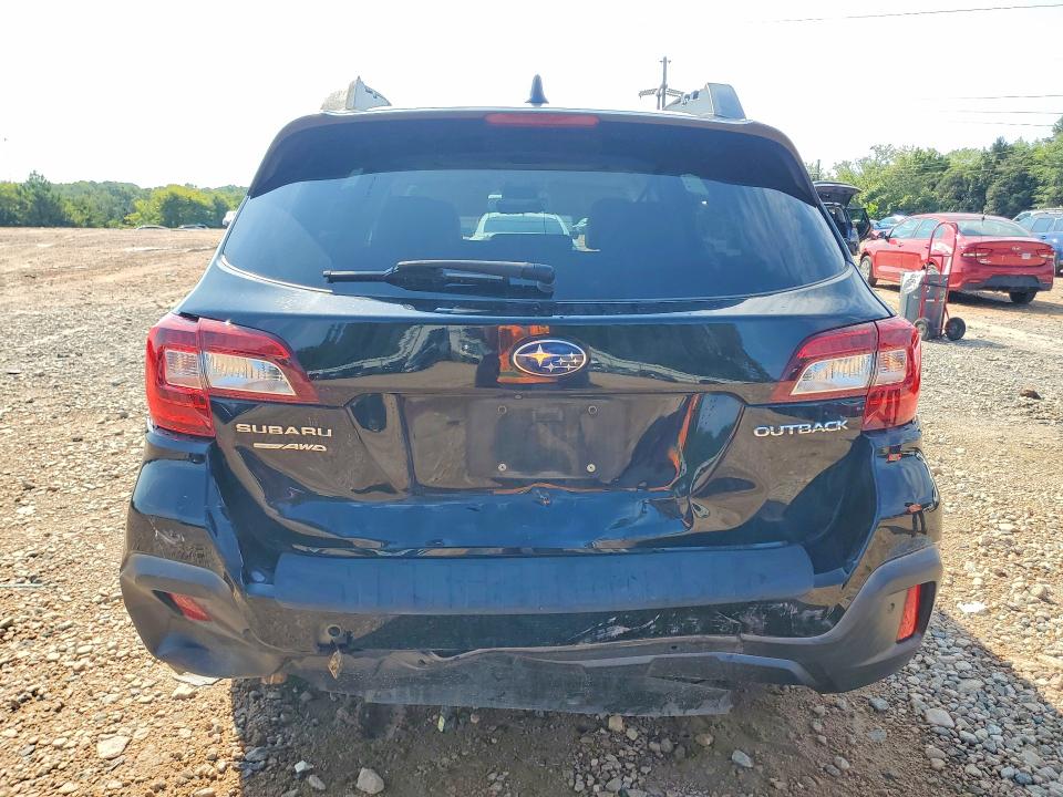 63923166 :رقم المزاد ، 4S4BSANC3J3338273 vin ، 2018 Subaru Outback مزاد بيع