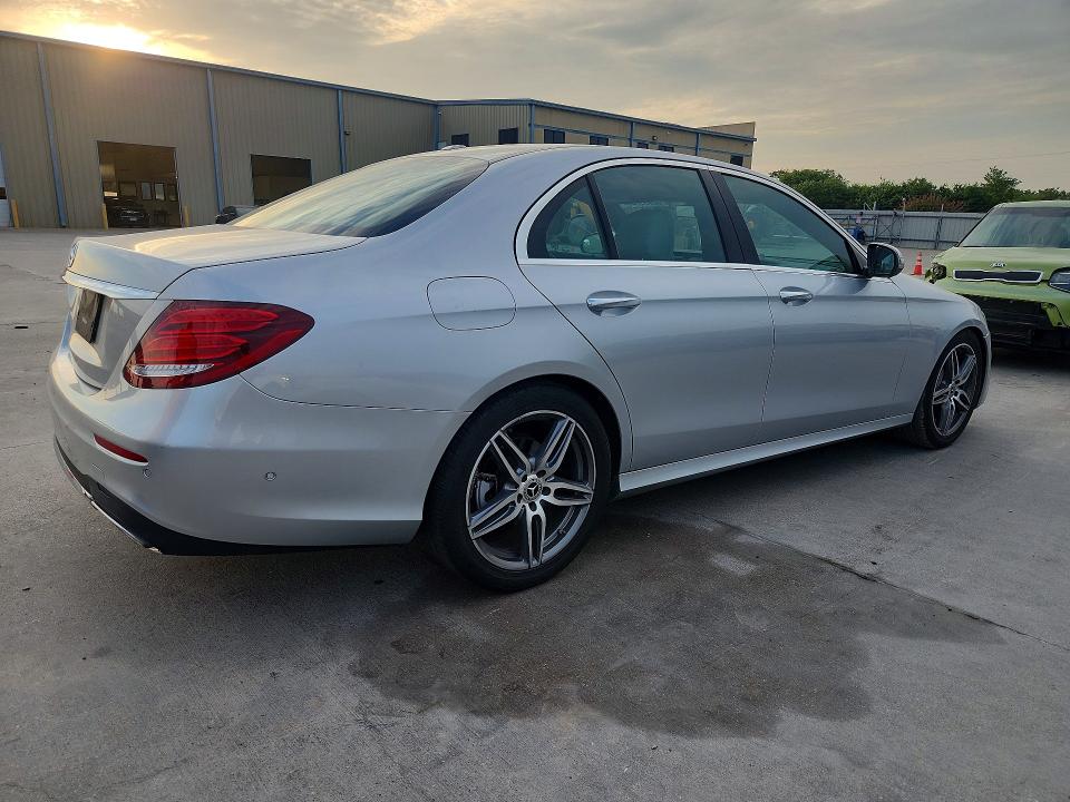 62699796 :رقم المزاد ، WDDZF4JB5HA260855 vin ، 2017 Mercedes-benz E مزاد بيع