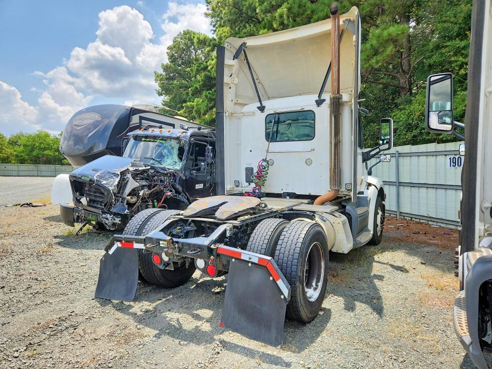 Продаж на аукціоні авто 2017 Peterbilt 579, vin: 1XPBA48X2HD428508, номер лоту: 61967946