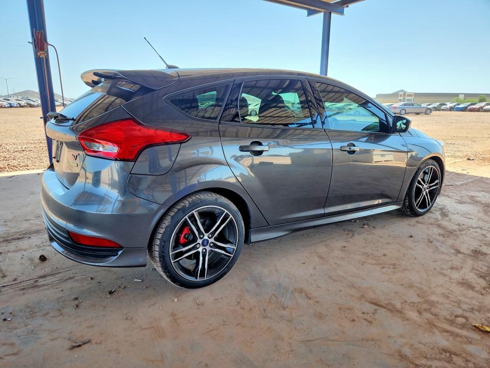 2016 Ford Focus მანქანა იყიდება აუქციონზე, vin: 1FADP3L93GL315558, აუქციონის ნომერი: 64411596