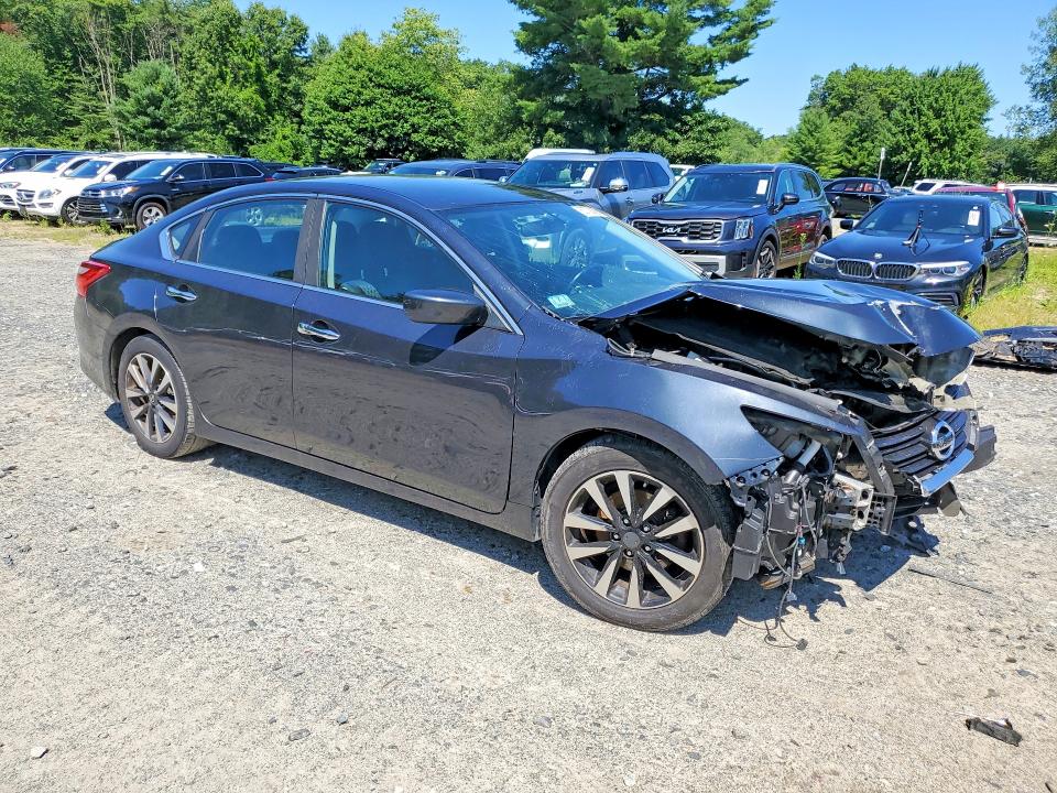 2018 Nissan Altima მანქანა იყიდება აუქციონზე, vin: 1N4AL3AP6JC240801, აუქციონის ნომერი: 63708386