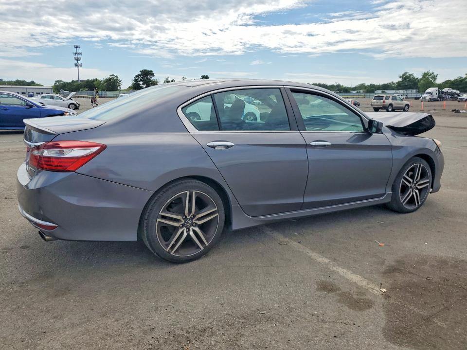 Auction sale of the 2017 Honda Accord, vin: 1HGCR2F55HA307785, lot number: 67206596