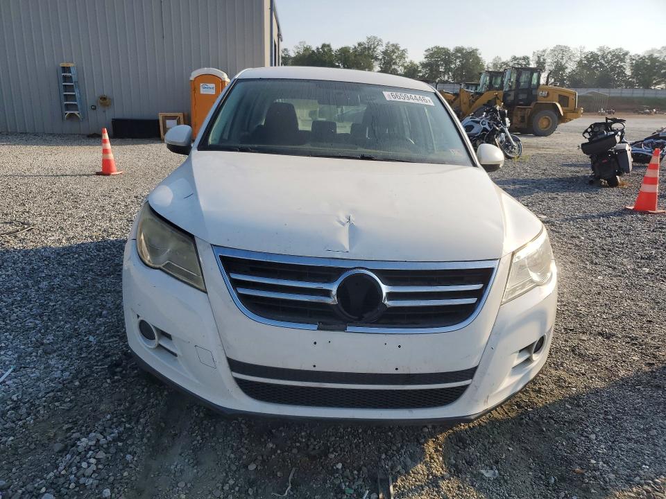 2011 Volkswagen Tiguan მანქანა იყიდება აუქციონზე, vin: WVGAV7AX0BW526845, აუქციონის ნომერი: 66594446