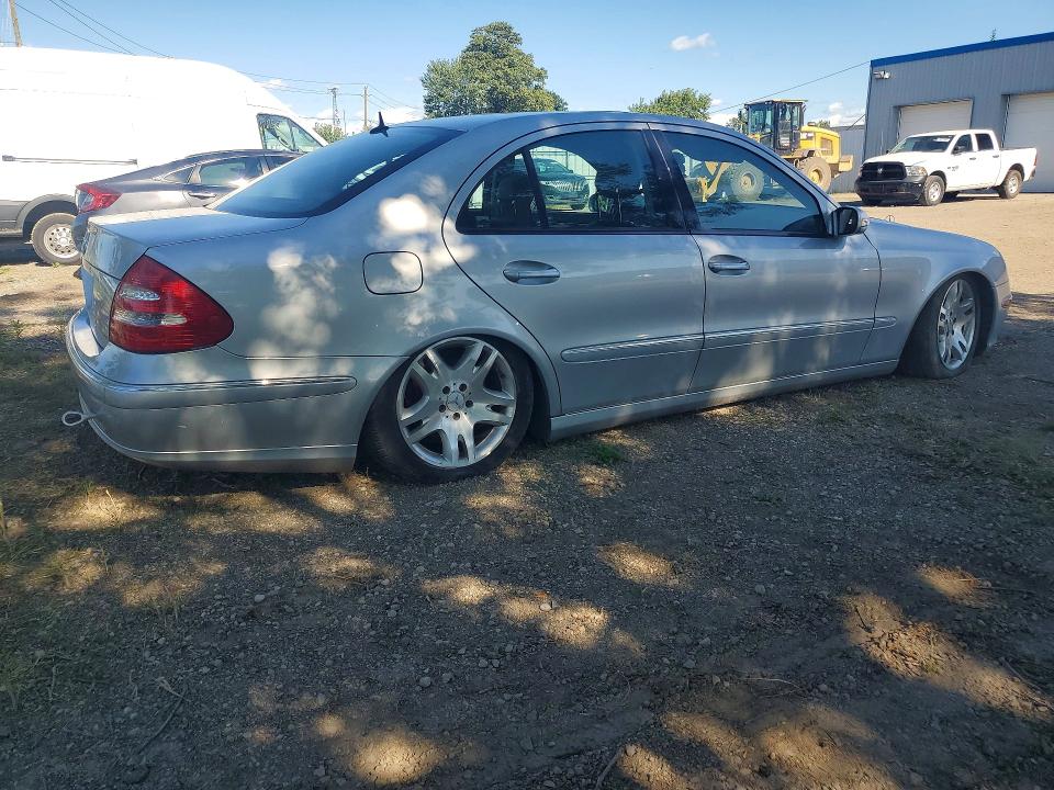 2003 Mercedes-benz E მანქანა იყიდება აუქციონზე, vin: WDBUF70J33A208758, აუქციონის ნომერი: 66566216
