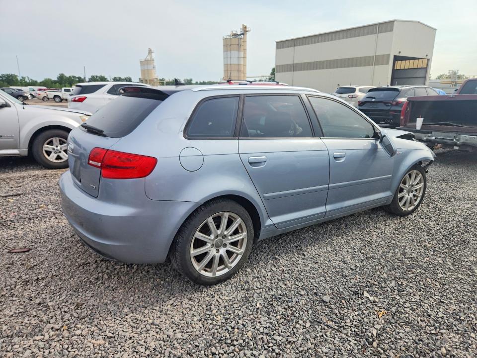 64013096 :رقم المزاد ، WAUKJAFM0BA031720 vin ، 2011 Audi A3 مزاد بيع