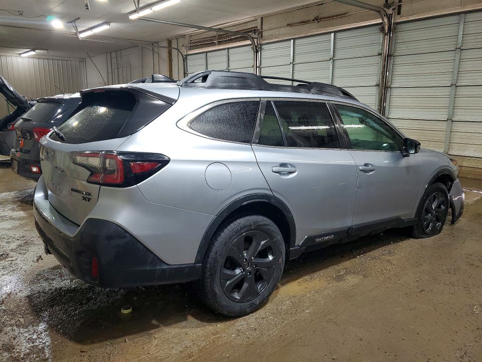 64847986 :رقم المزاد ، 4S4BTGLD6M3104595 vin ، 2021 Subaru Outback مزاد بيع