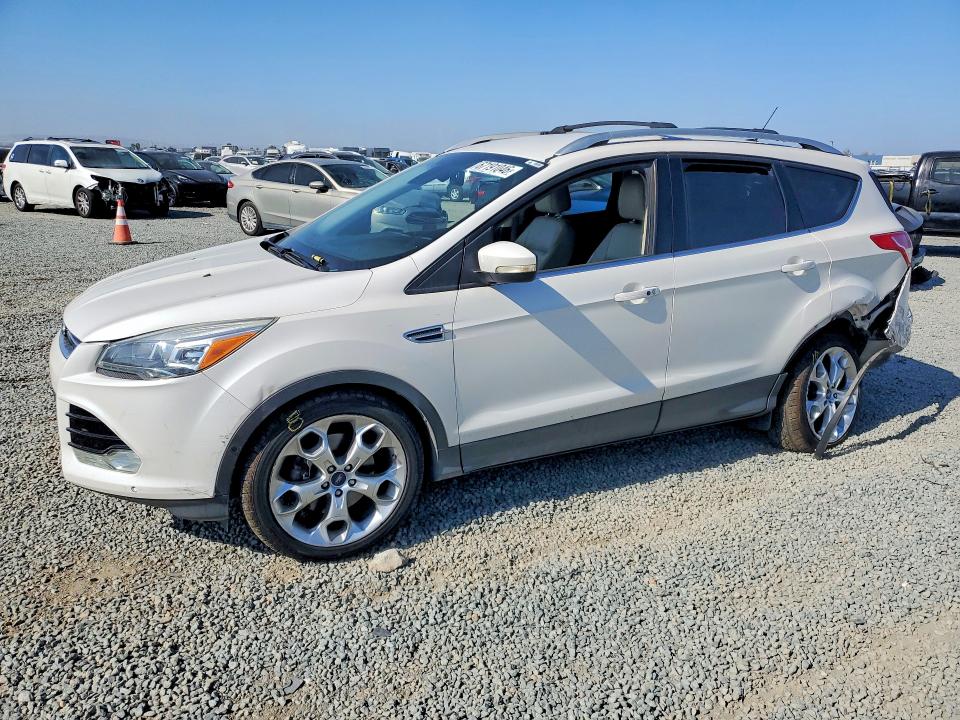 67191046 :رقم المزاد ، 1FMCU9J96EUB62696 vin ، 2014 Ford Escape مزاد بيع