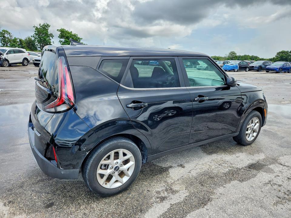 2023 Kia Soul მანქანა იყიდება აუქციონზე, vin: KNDJ23AU3P7874863, აუქციონის ნომერი: 64137236