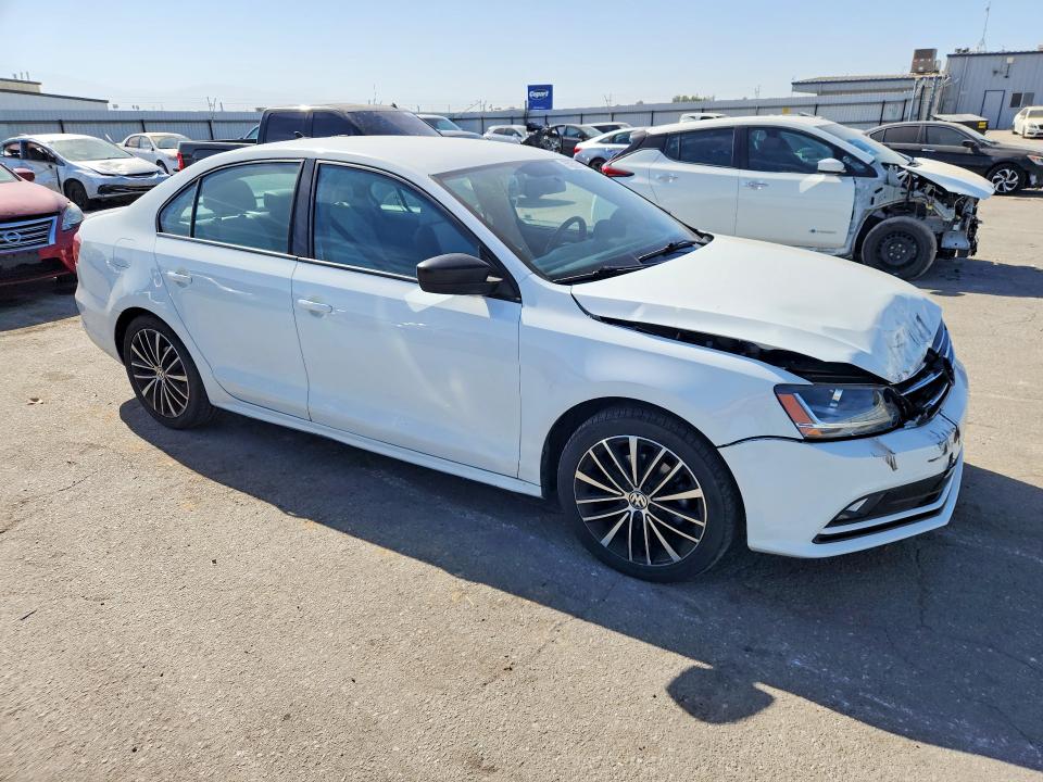 65059116 :رقم المزاد ، 3VWD17AJ5HM386855 vin ، 2017 Volkswagen Jetta مزاد بيع