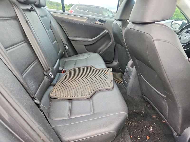 63056966 :رقم المزاد ، 3VWB67AJ6JM226787 vin ، 2018 Volkswagen Jetta مزاد بيع