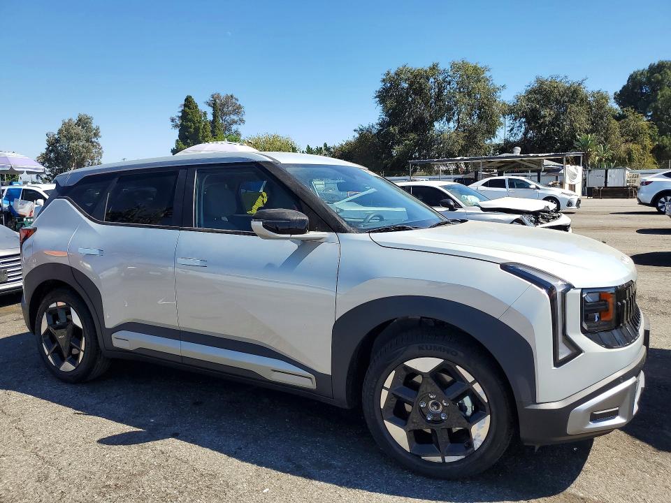 Продажа на аукционе авто 2027 Kia Seltos, vin: KNDEL3D33V7015111, номер лота: 65636266