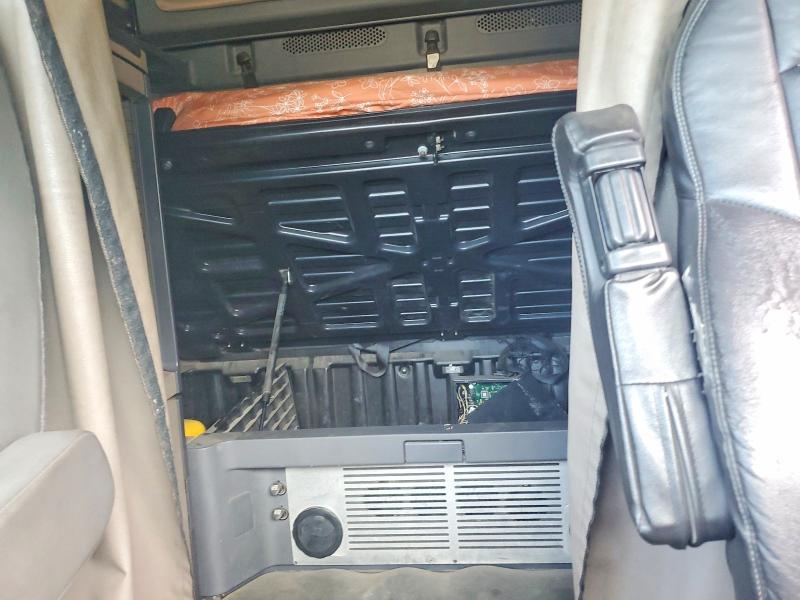 Продажа на аукционе авто 2010 Freightliner Cascadia 125, vin: 1FUJGLDR1ALAF1055, номер лота: 65798636