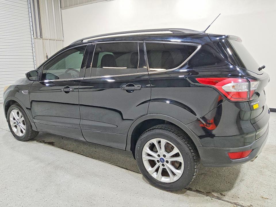 63405226 :رقم المزاد ، 1FMCU0GD6HUC07373 vin ، 2017 Ford Escape مزاد بيع