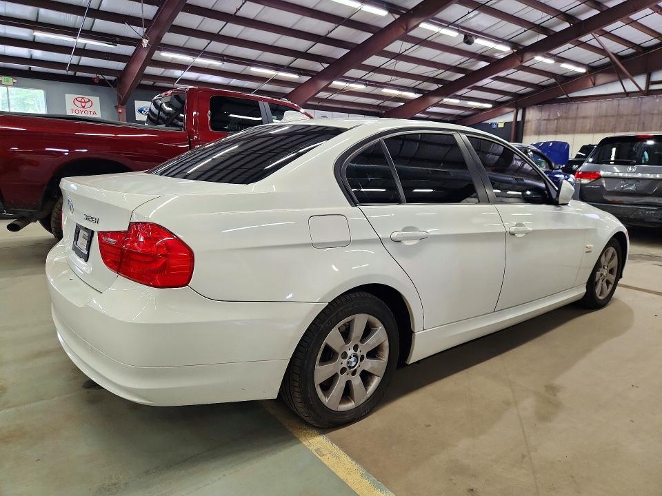 2011 Bmw 328 მანქანა იყიდება აუქციონზე, vin: WBAPK5G57BNN30329, აუქციონის ნომერი: 65621936