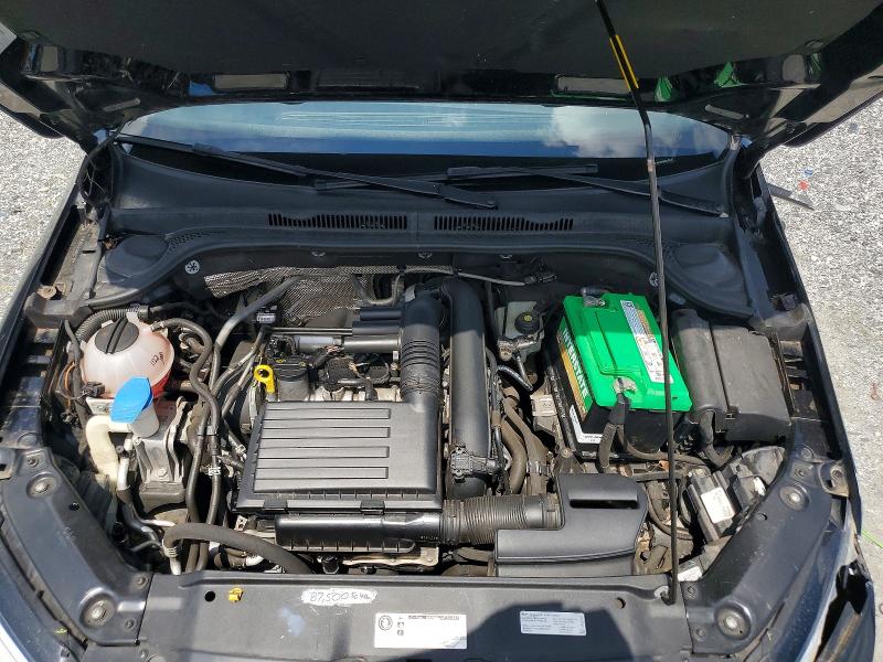 61230476 :رقم المزاد ، 3VW167AJ4HM327977 vin ، 2017 Volkswagen Jetta مزاد بيع