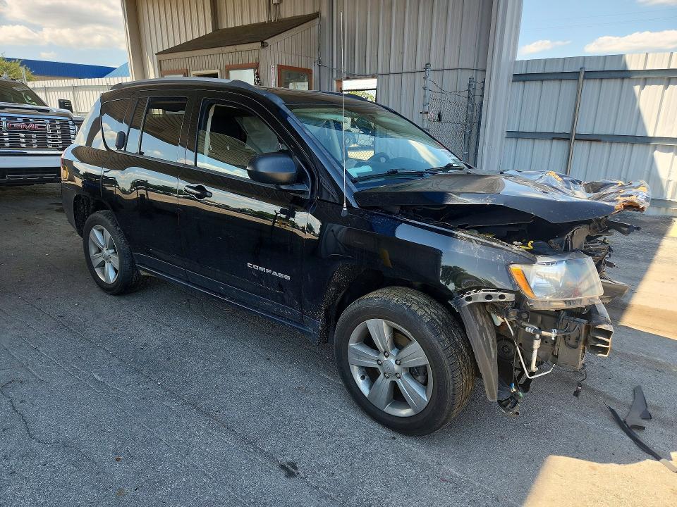 63047426 :رقم المزاد ، 1C4NJDBB2GD521250 vin ، 2016 Jeep Compass مزاد بيع