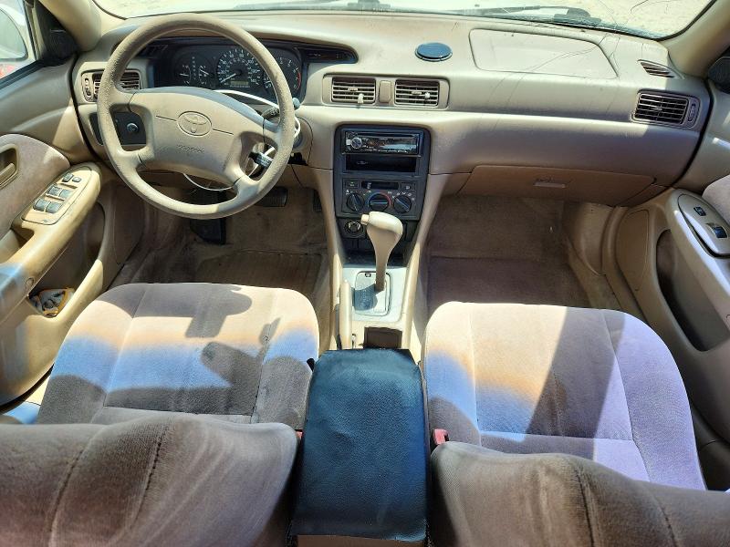 65388946 :رقم المزاد ، JT2BG22K8W0168856 vin ، 1998 Toyota Camry مزاد بيع