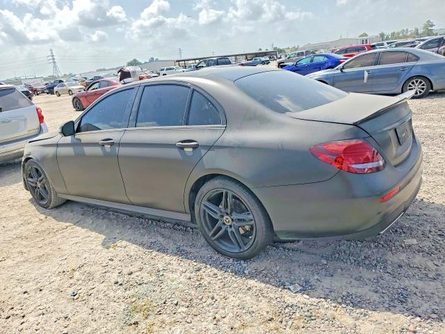 63705476 :رقم المزاد ، W1KZF8DB3LA836762 vin ، 2020 Mercedes-benz E مزاد بيع