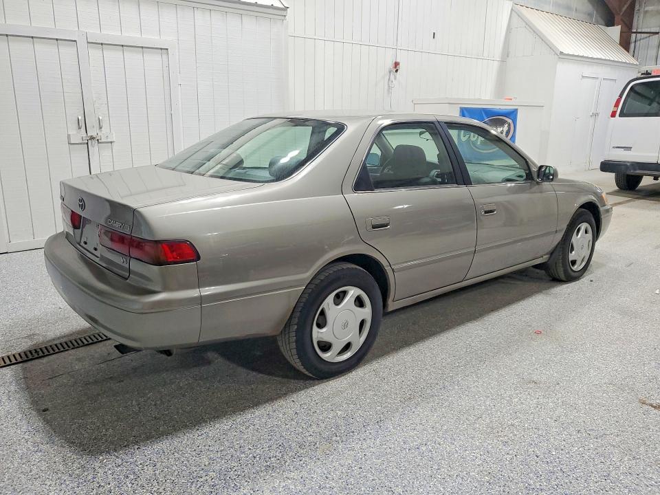 1998 Toyota Camry მანქანა იყიდება აუქციონზე, vin: JT2BF22K2W0140960, აუქციონის ნომერი: 65551846