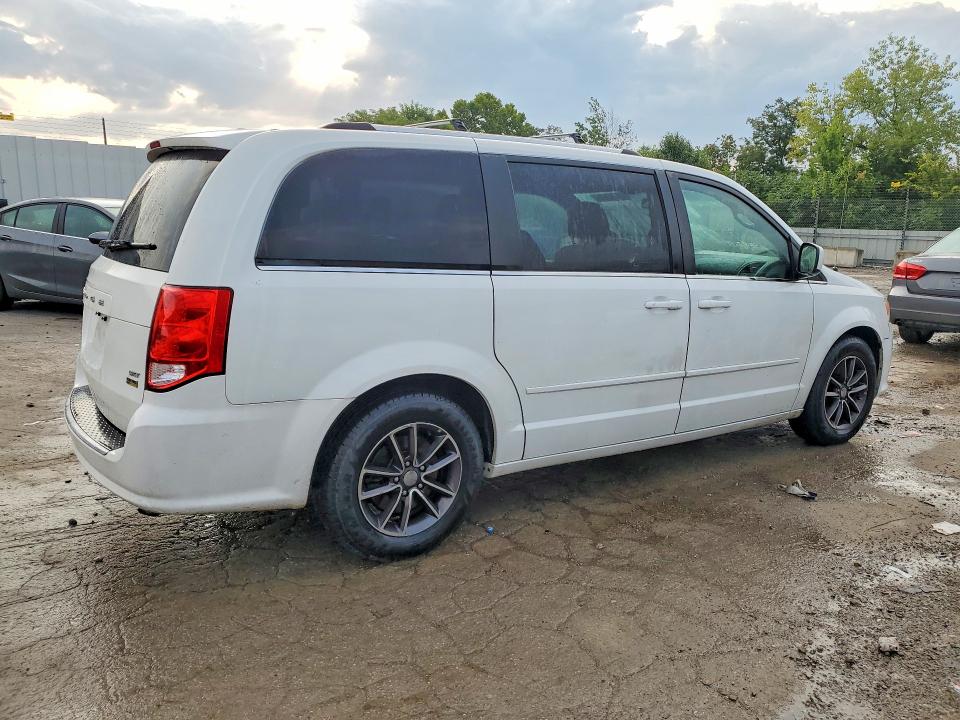 2017 Dodge Grand Caravan მანქანა იყიდება აუქციონზე, vin: 2C4RDGCG6HR672384, აუქციონის ნომერი: 64782666