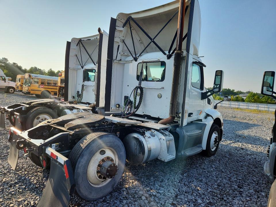 Продаж на аукціоні авто 2017 Peterbilt 579, vin: 1XPBA48X3HD428968, номер лоту: 61967826