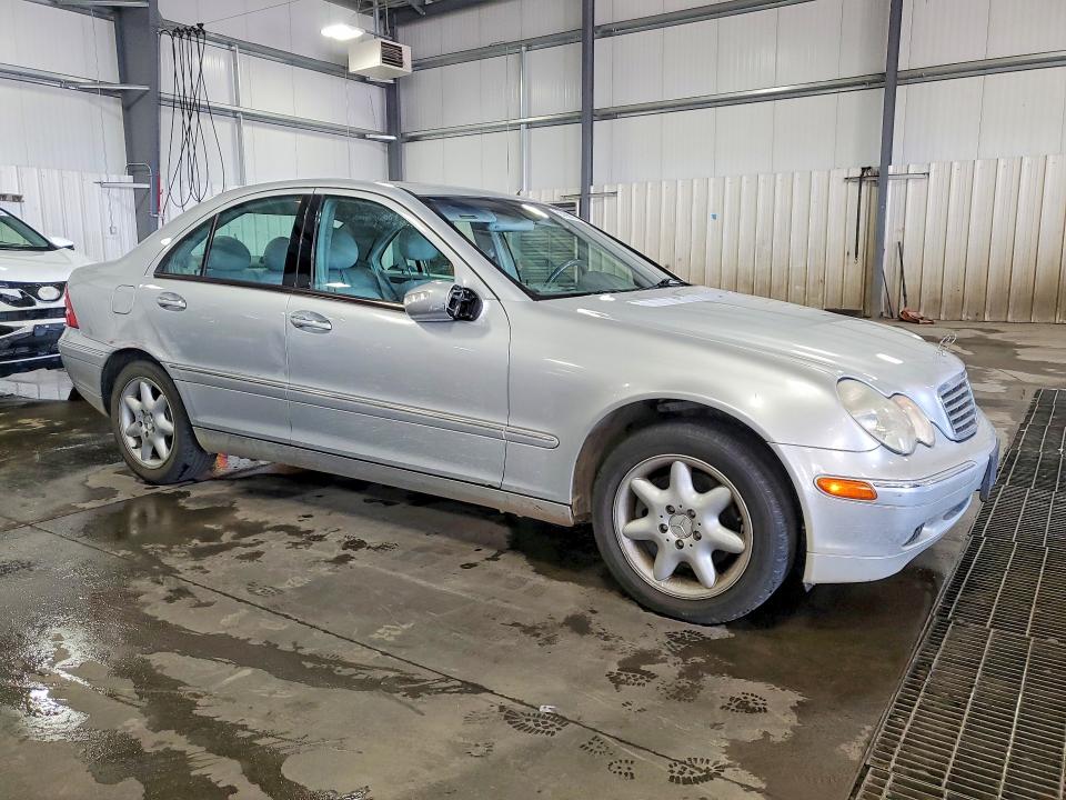 2003 Mercedes-benz C მანქანა იყიდება აუქციონზე, vin: WDBRF64J43F325732, აუქციონის ნომერი: 66990026