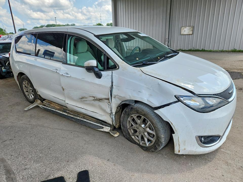 2017 Chrysler Pacifica მანქანა იყიდება აუქციონზე, vin: 2C4RC1DG7HR522329, აუქციონის ნომერი: 65876186