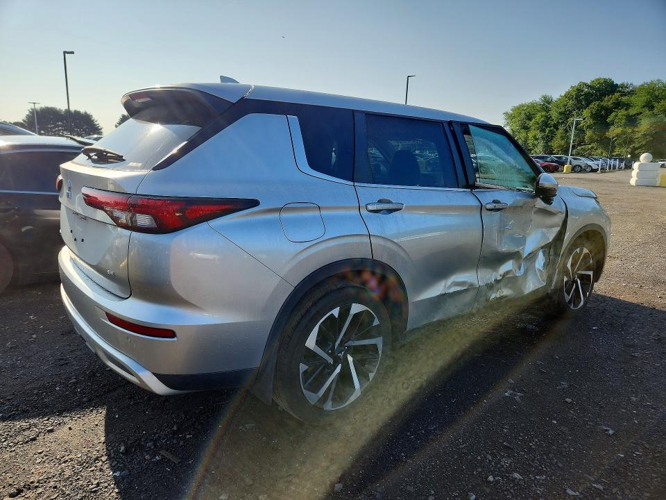 Продаж на аукціоні авто 2022 Mitsubishi Outlander, vin: JA4J4UA89NZ051322, номер лоту: 64981726