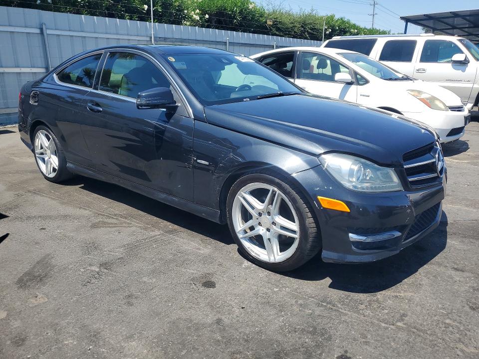 Продажа на аукционе авто 2012 Mercedes-benz C, vin: WDDGJ4HB9CF932455, номер лота: 64416336