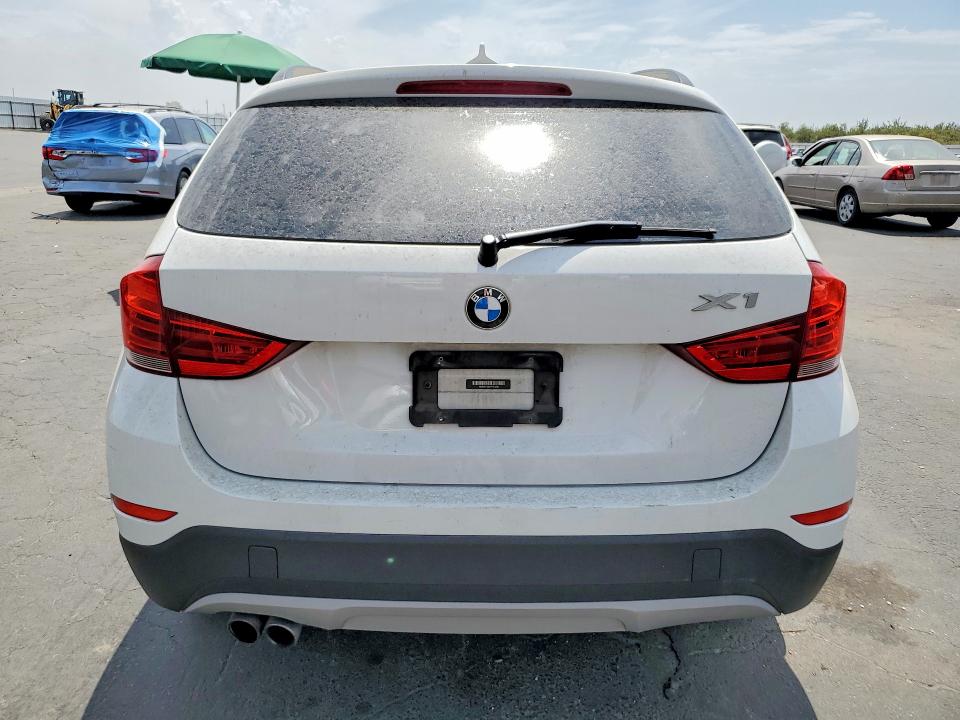 64513116 :رقم المزاد ، WBAVM1C5XFV315243 vin ، 2015 Bmw X1 مزاد بيع