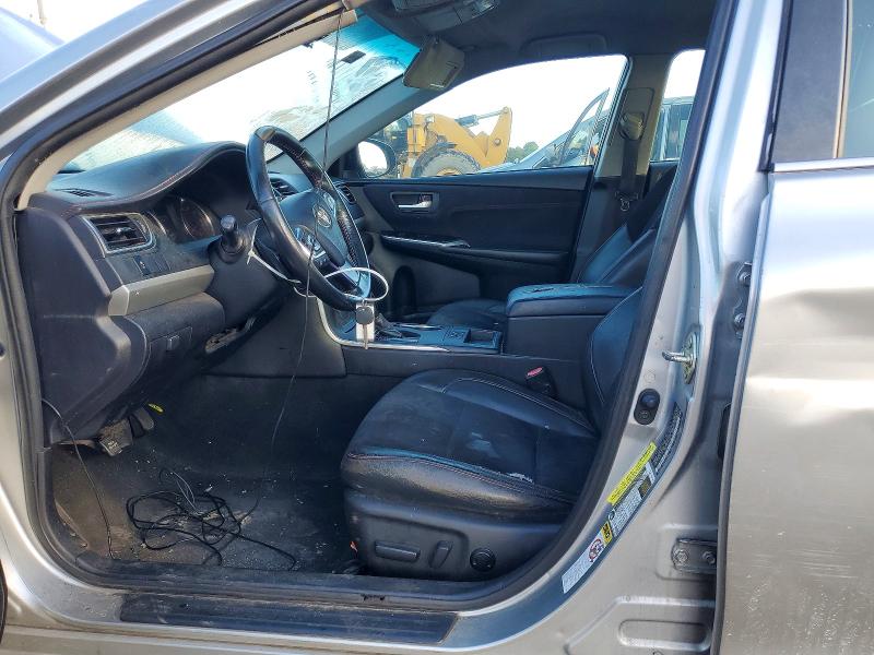 64401156 :رقم المزاد ، 4T1BF1FK0FU114888 vin ، 2015 Toyota Camry مزاد بيع