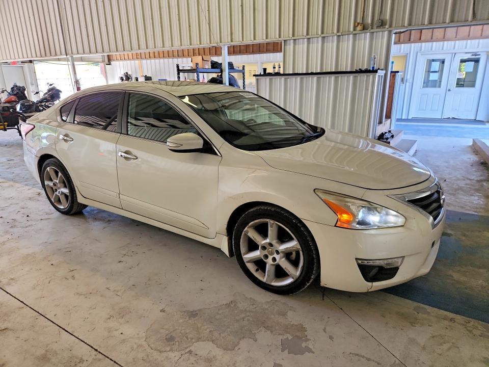 2013 Nissan Altima მანქანა იყიდება აუქციონზე, vin: 1N4BL3AP1DN426937, აუქციონის ნომერი: 65289476
