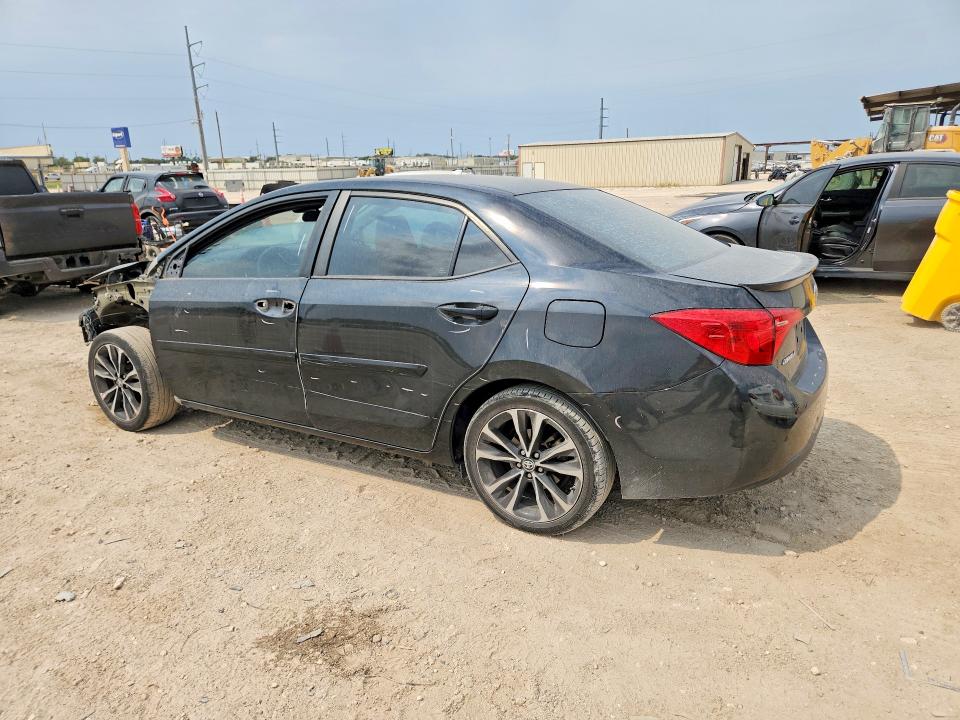 63210316 :رقم المزاد ، 5YFBURHE8JP800604 vin ، 2018 Toyota Corolla مزاد بيع