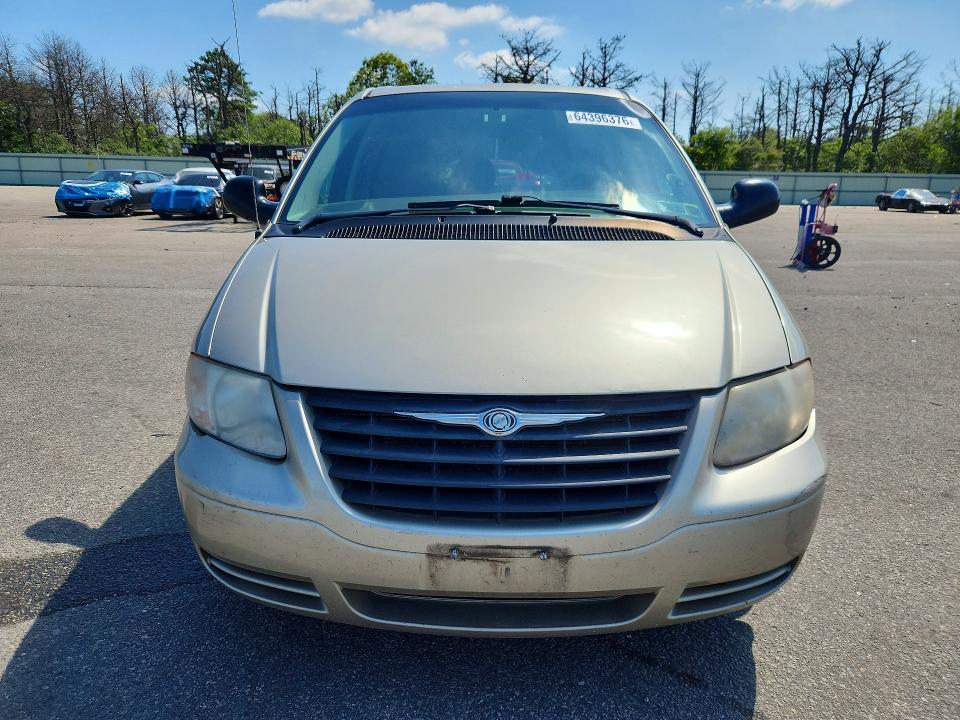 64396376 :رقم المزاد ، 1C4GP45R15B288034 vin ، 2005 Chrysler Town & Country مزاد بيع