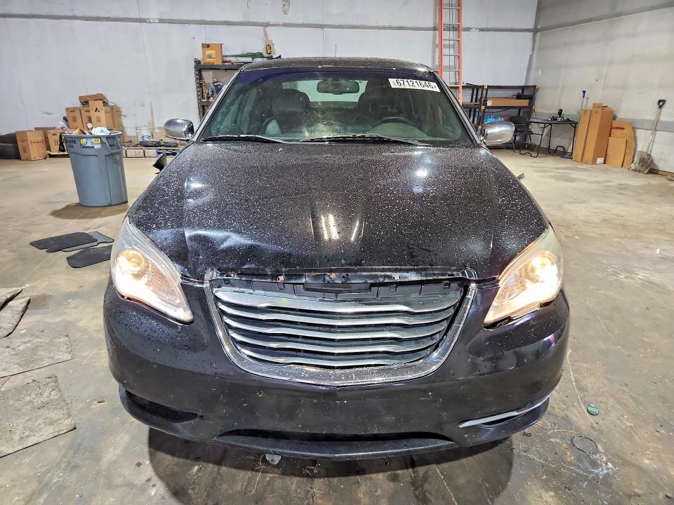 Продажа на аукционе авто 2011 Chrysler 200, vin: 1C3BC2FG0BN520418, номер лота: 67121646