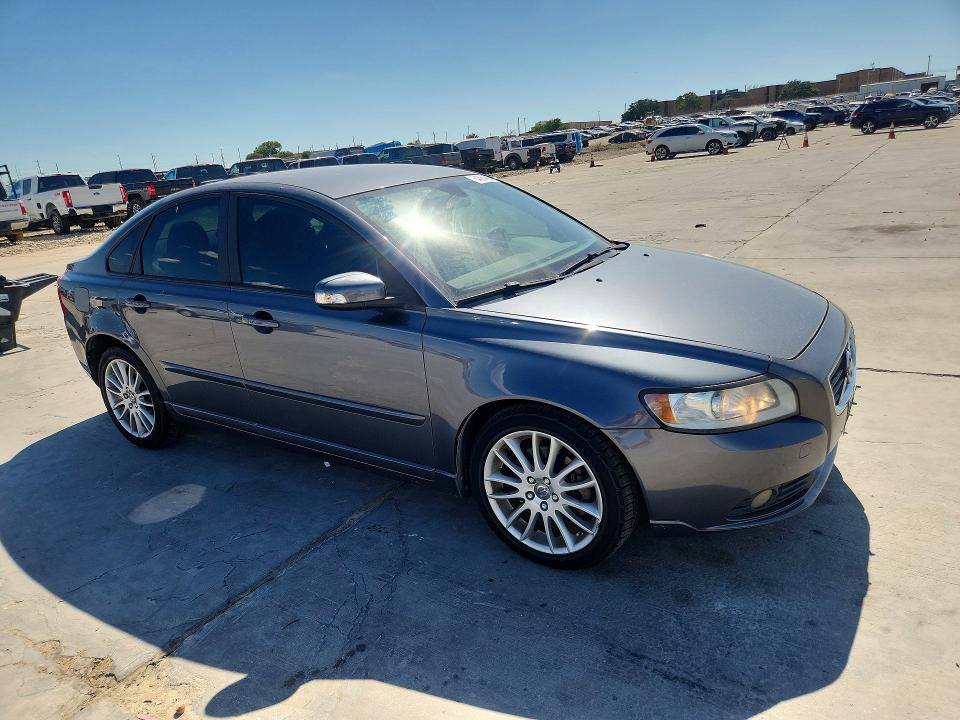 64564406 :رقم المزاد ، YV1672MS1B2549916 vin ، 2011 Volvo S40 مزاد بيع
