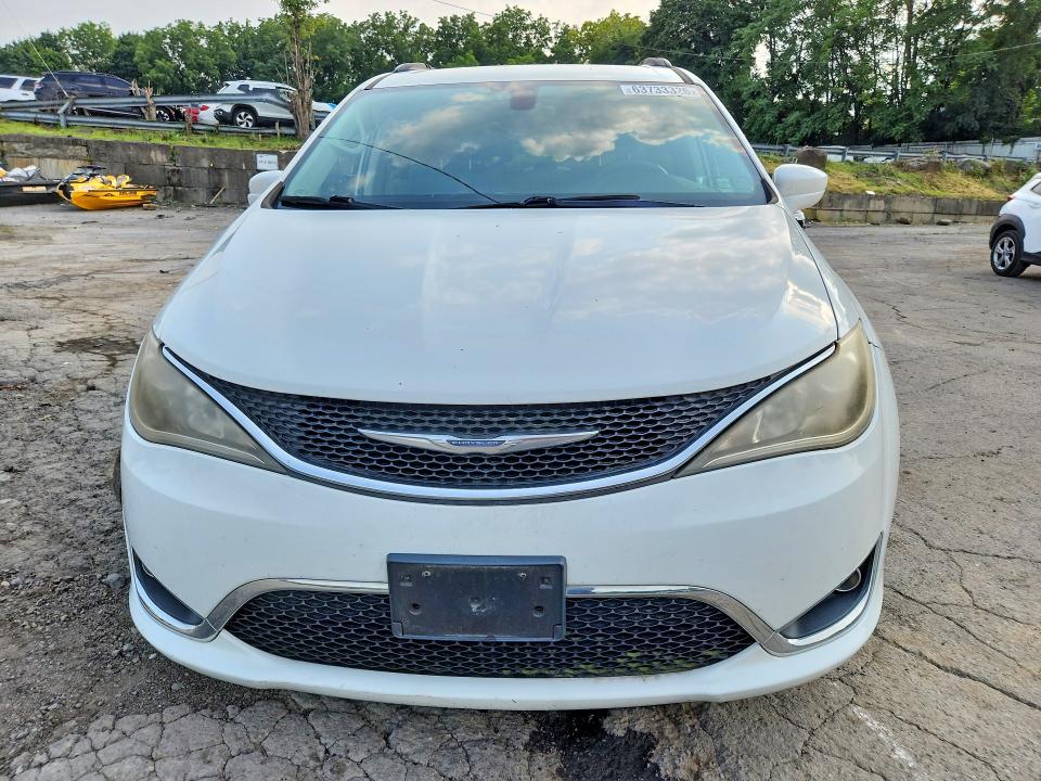 Auction sale of the 2017 Chrysler Pacifica, vin: 2C4RC1BG5HR756911, lot number: 63733326