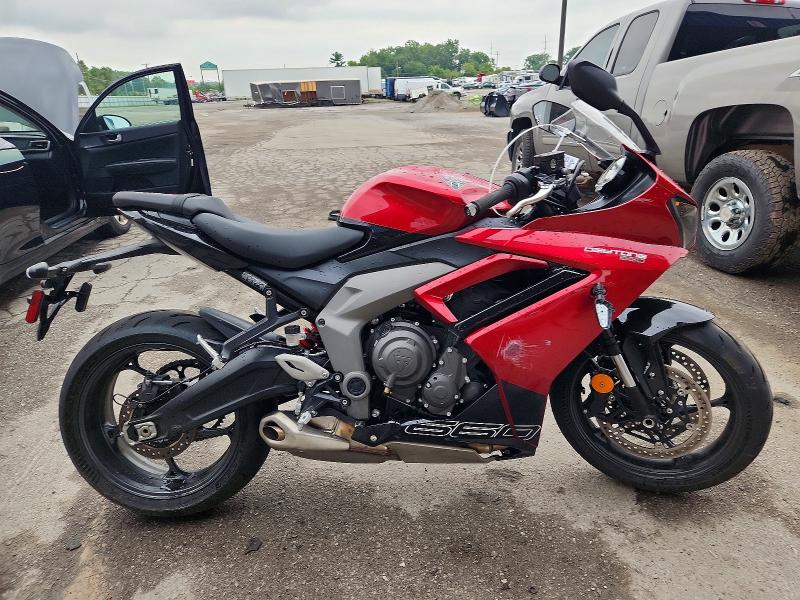 64190276 :رقم المزاد ، SMTL23UFXSTCC1050 vin ، 2025 Triumph Motorcycle Daytona مزاد بيع