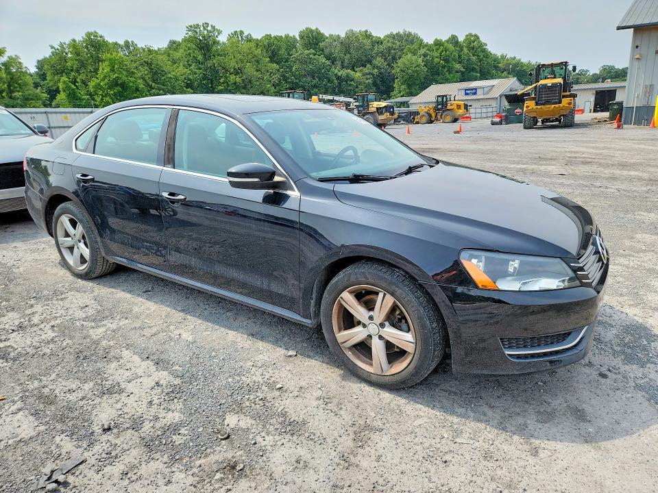 64622946 :رقم المزاد ، 1VWBP7A31DC080464 vin ، 2013 Volkswagen Passat مزاد بيع