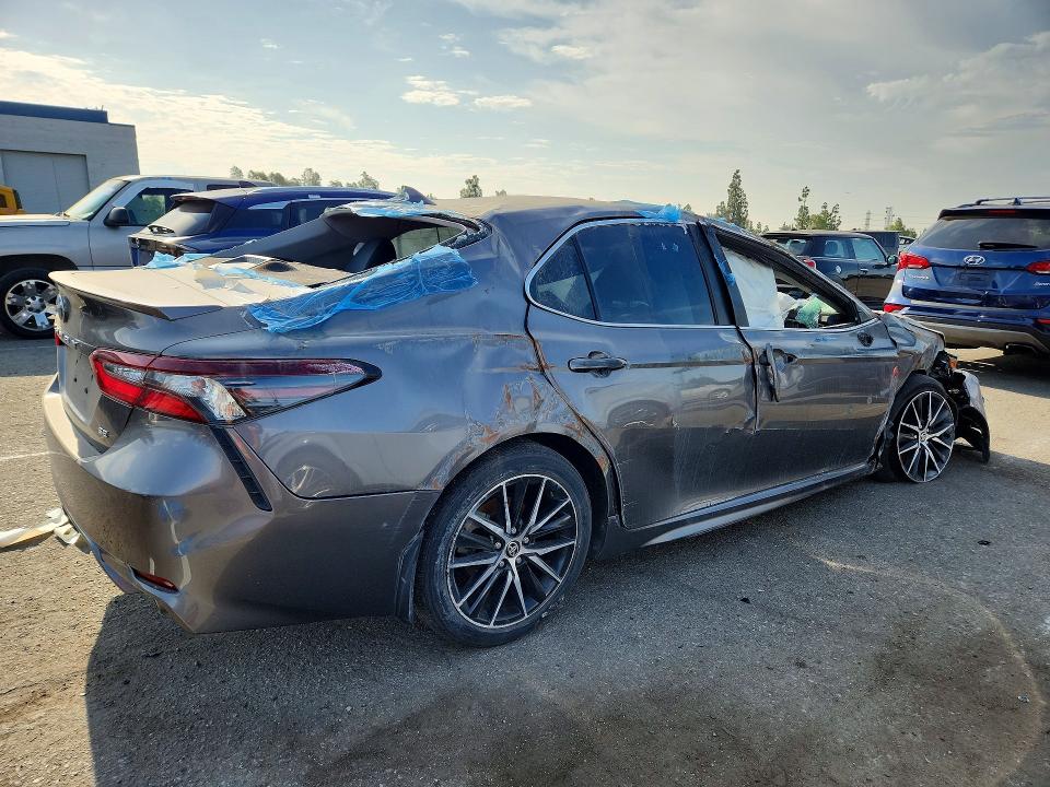 Продажа на аукционе авто 2021 Toyota Camry, vin: 4T1G11AK4MU531021, номер лота: 63777046