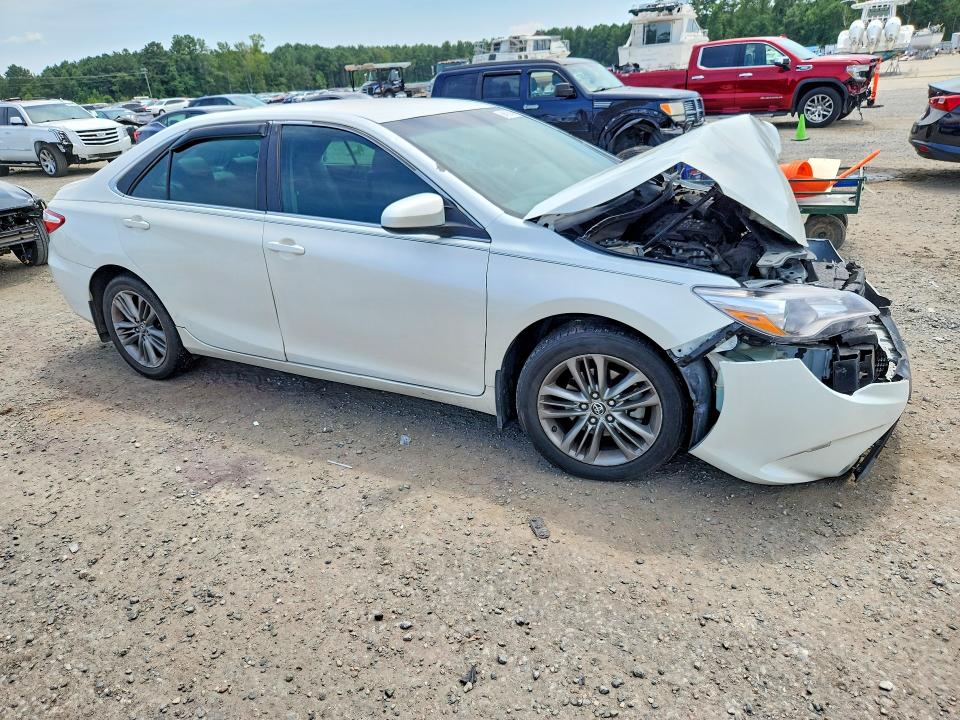 Продаж на аукціоні авто 2015 Toyota Camry, vin: 4T1BF1FK2FU077102, номер лоту: 64516246