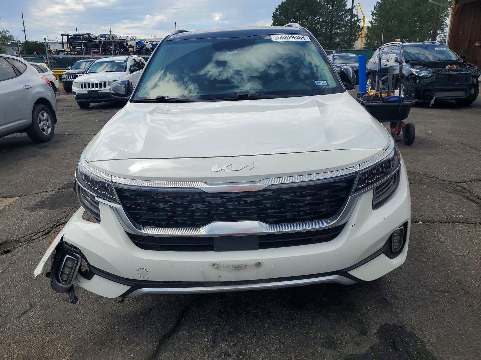 2023 Kia Seltos მანქანა იყიდება აუქციონზე, vin: KNDETCA21P7360930, აუქციონის ნომერი: 66829456