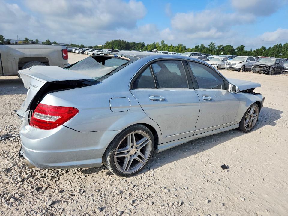 2013 Mercedes-benz C მანქანა იყიდება აუქციონზე, vin: WDDGF8AB7DR248099, აუქციონის ნომერი: 65227676